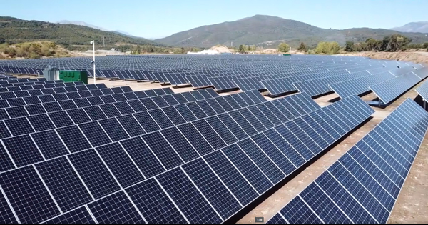 Des centrales photovoltaques avec stockage pour l'autonomie nergtique de la Corse