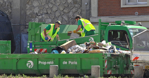 Paris : les agents d'entretien garants de l'environnement urbain