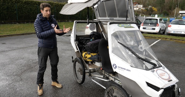 Un v�lo-reporter traverse la France � la d�couverte des v�hicules interm�diaires