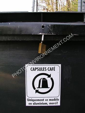 Photo Bac  rcupration de capsule de caf