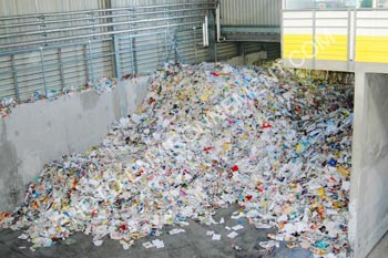 Photo Stockage avant traitement des déchets de papiers