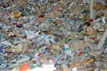 Photo Déchets ménagers recyclable dans un centre de tri